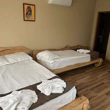 アパート зора シュコルピロフツ