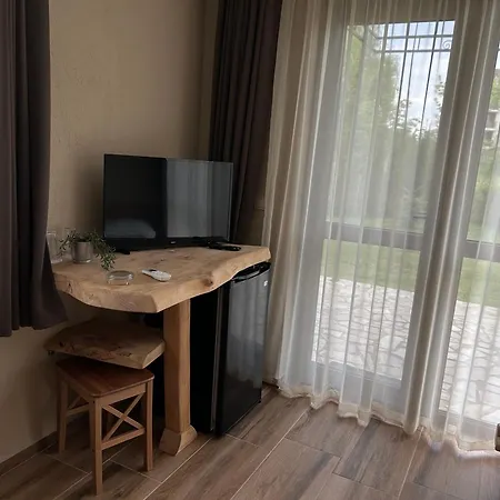 アパート зора シュコルピロフツ