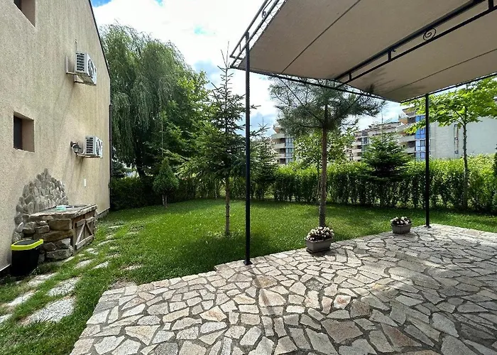 зора Lägenhet Shkorpilovtsi